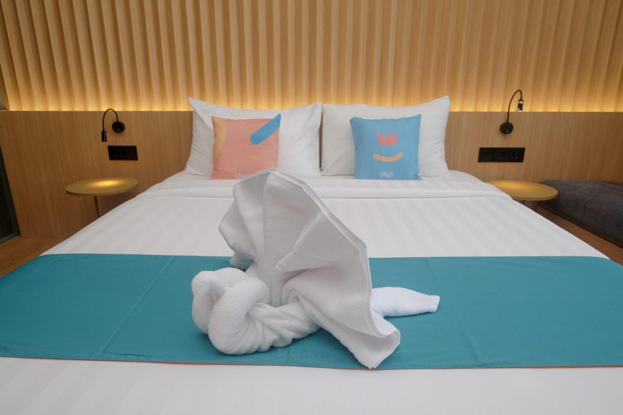 Sans Hotel Rg Living Jogja By Reddoorz Pakualaman Zewnętrze zdjęcie