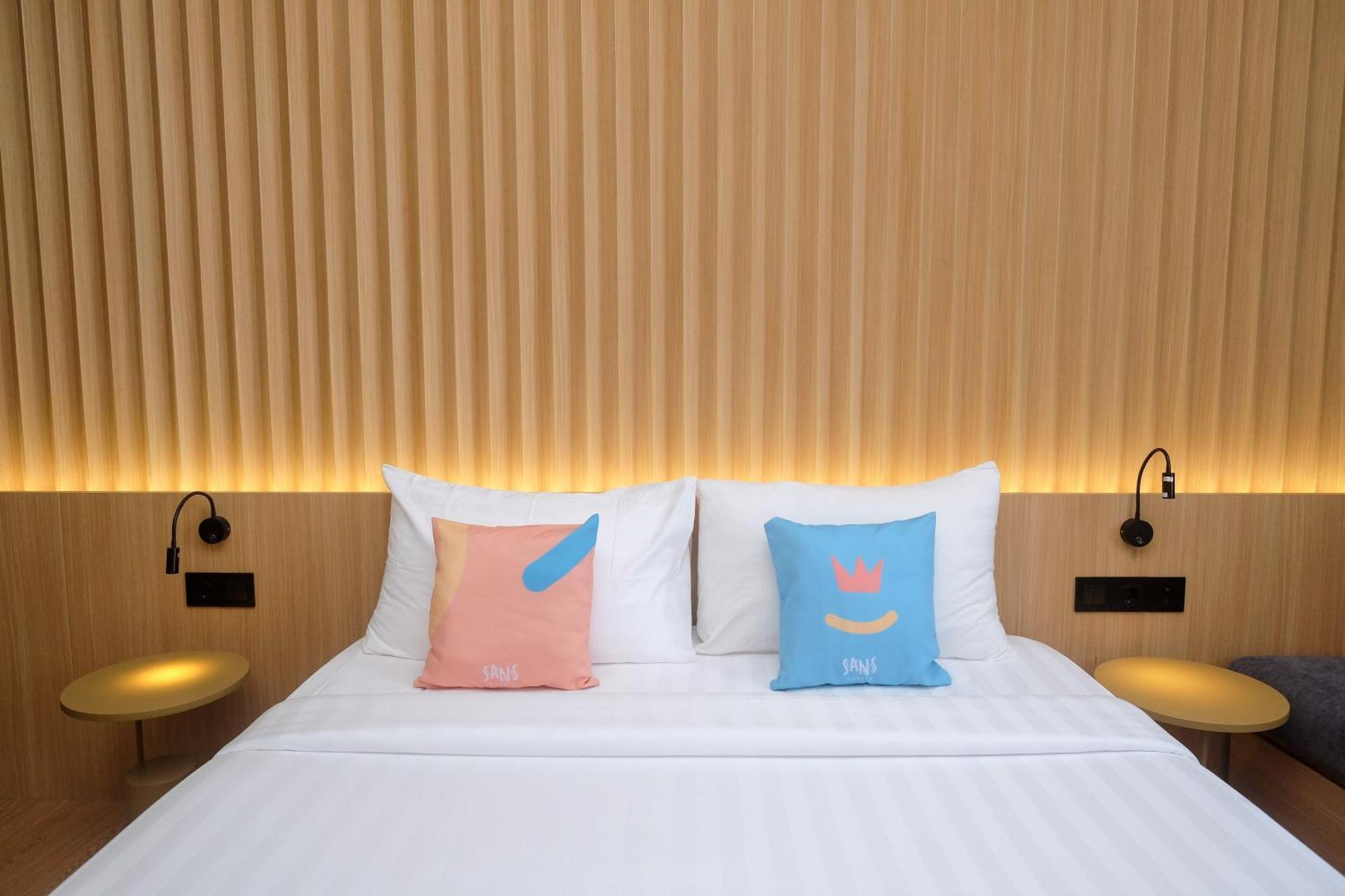 Sans Hotel Rg Living Jogja By Reddoorz Pakualaman Zewnętrze zdjęcie